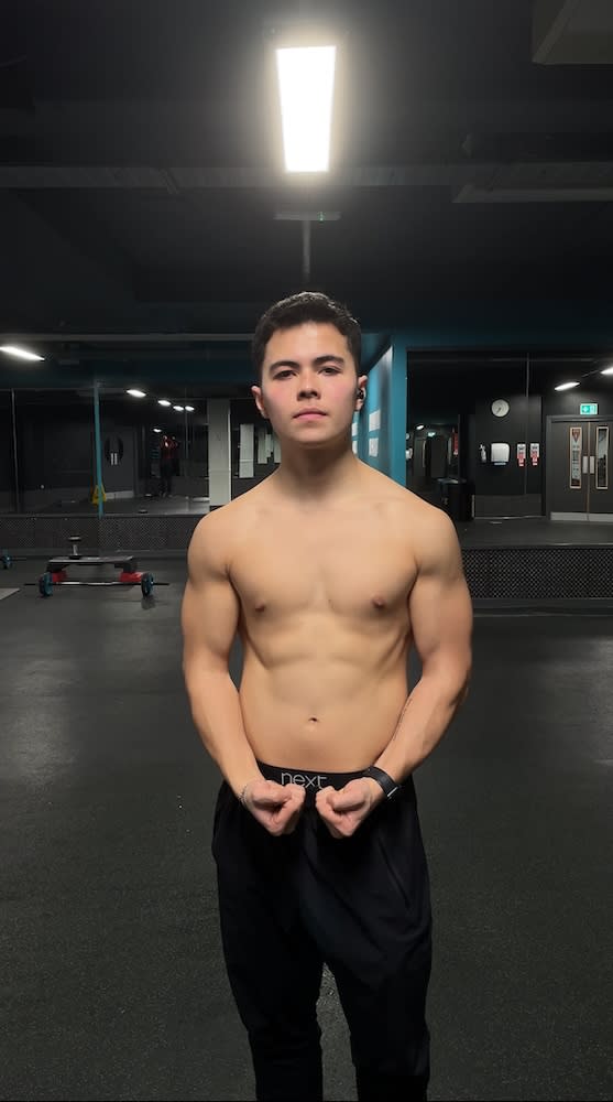 Despite eating pizza every day in January, the teen managed to drop weight and get ripped. Jam Press/@jaydenleept