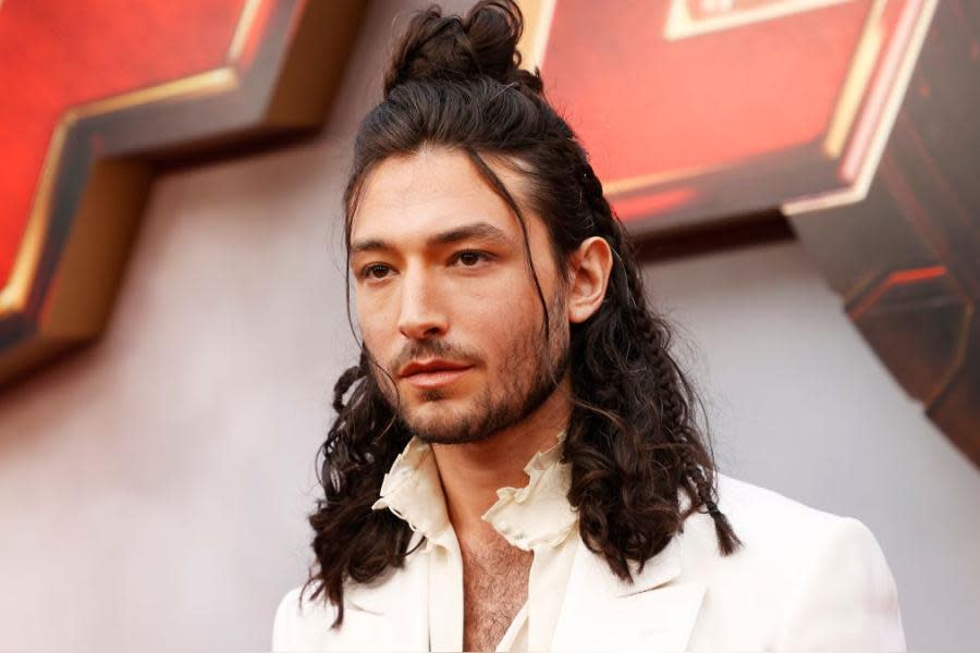 Fue un ataque personal en mi contra: Ezra Miller agradece disolución de orden judicial en su contra