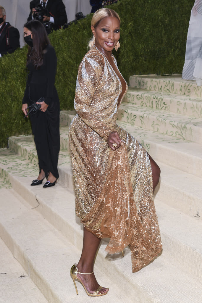 Mary J. Blige Is Statuesque in a Gold Gown & Metallic Stiletto Sandals