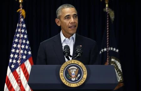 U.S. President Barack Obama speaks about the death of Supreme Court Associate Justice Antonin Scalia during a statement delivered in Rancho Mirage, California February 13, 2016. REUTERS/Kevin Lamarque