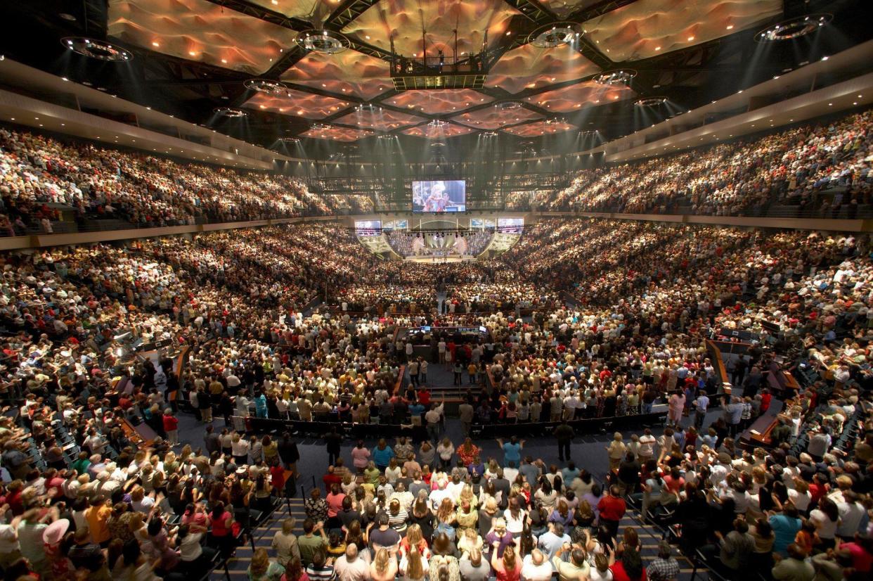 Lakewood Church worship, in 2013