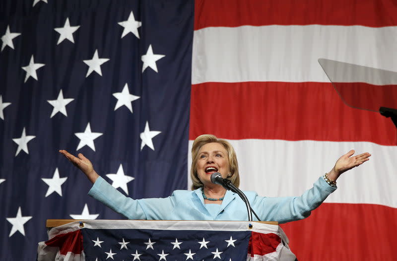 U.S. Democratic presidential candidate Hillary Clinton speaks at the Iowa Democratic Wing Ding dinner in Clear Lake, Iowa, United States, August 14, 2015.  REUTERS/Jim Young   