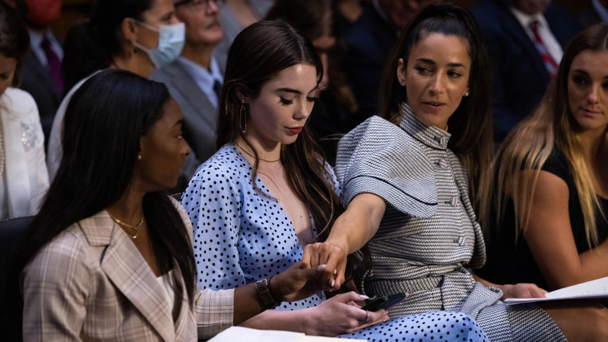  Simone Biles, McKayla Maroney and Aly Raisman testify before Congress. 