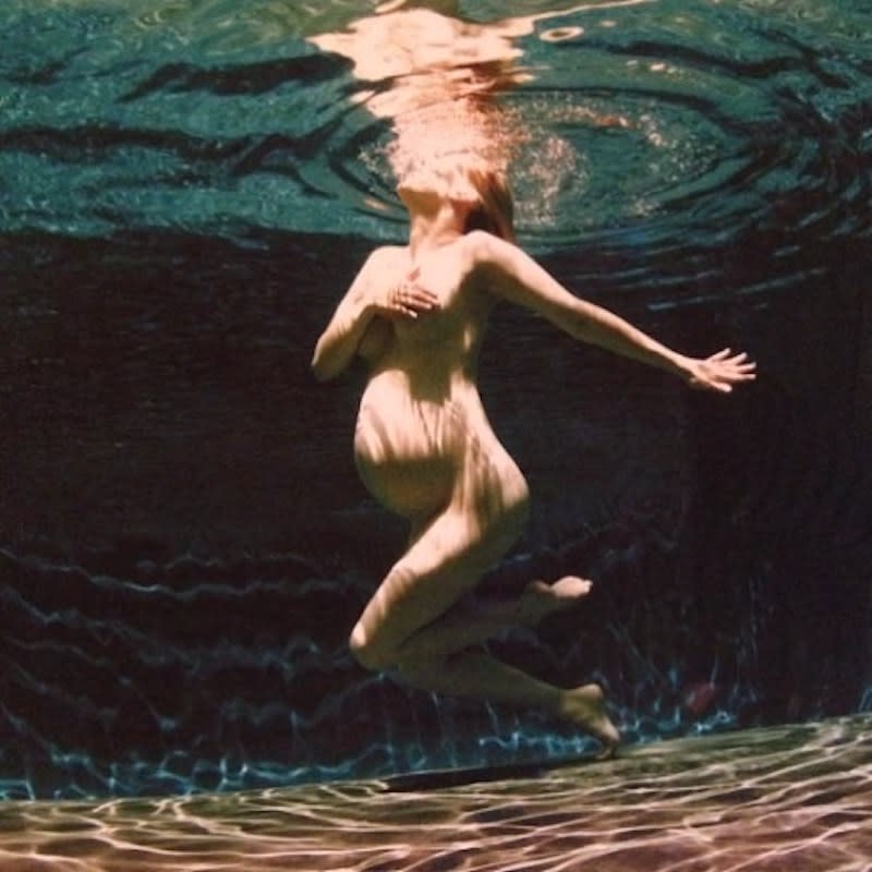 <p>#BumpDay coincided with the sixth birthday of the <i>Mad Men</i> alum’s son, Xander, so she shared an artsy throwback photo of herself swimming while completely nude and bumpin’. “Happy day of birth to my son, my whole heart,” wrote the single mama. (Photo: <a rel="nofollow noopener" href="https://www.instagram.com/p/BY_VBaGlWrh/?hl=en&taken-by=januaryjones" target="_blank" data-ylk="slk:January Jones via Instagram;elm:context_link;itc:0;sec:content-canvas" class="link ">January Jones via Instagram</a>) </p>