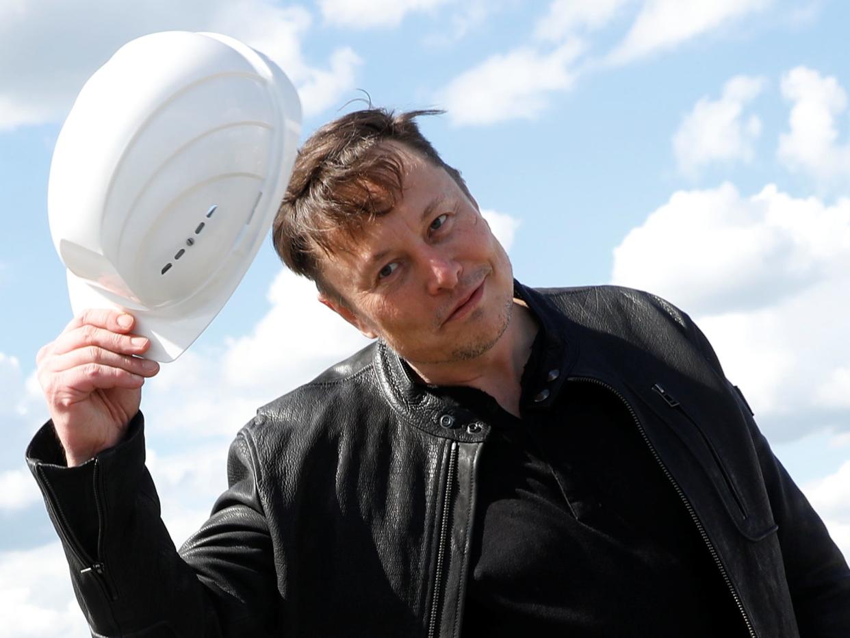 Tesla CEO Elon Musk with a hardhat.JPG