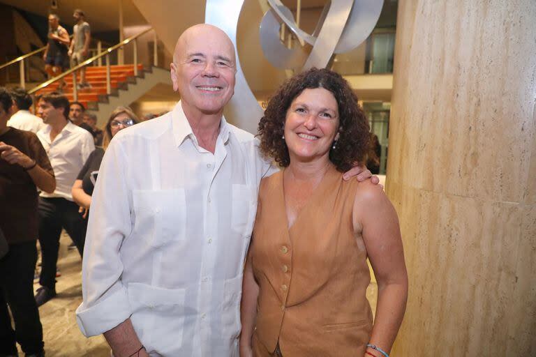 Reunión cumbre de dos exdirectores del Complejo Teatral: Jorge Telerman, actual director del Colón; y Gabriela Ricardes, actual ministra de Cultura