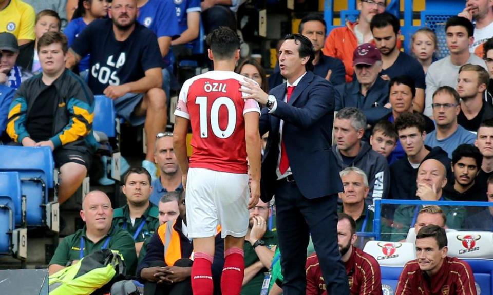 Unai Emery took Mesut Özil off after 68 minutes during last week’s defeat at Chelsea