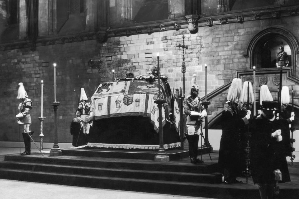 The late King George V (1865 - 1936) lying in state in London’s Westminster Hall, January 1936 (Hulton Archive)