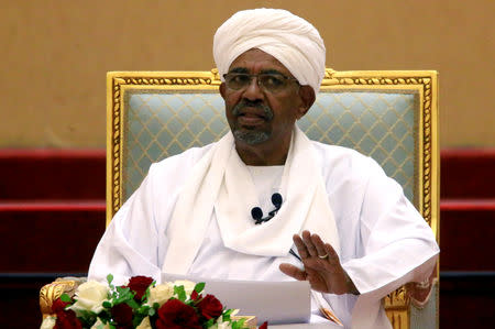 FILE PHOTO: Sudanese President Omar al-Bashir addresses a meeting at the Presidential Palace in Khartoum, Sudan, April 5, 2019. REUTERS/Mohamed Nureldin Abdalla/File Photo