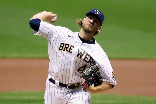 釀酒人先發投手派出伯恩斯(Corbin Burnes)，防禦率2.31，今年的主宰力依舊出色。