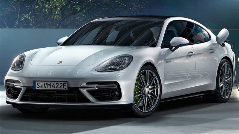 保時捷Panamera Turbo S E-Hybrid擁有680匹綜效馬力，是目前品牌最強油電車。（圖／翻攝Porsche官網）