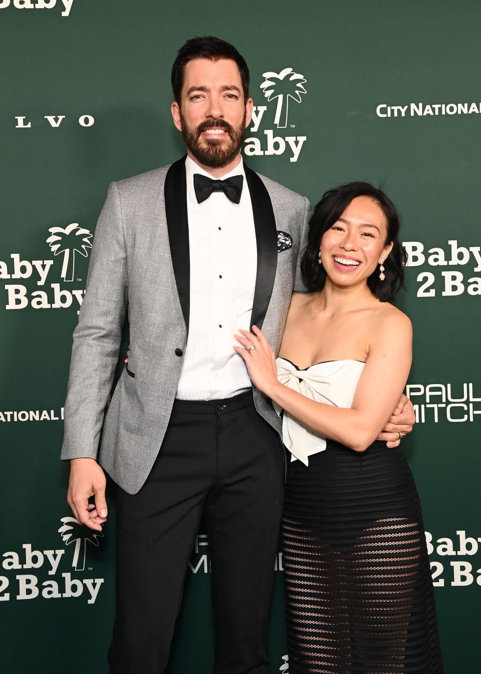 WEST HOLLYWOOD, CALIFORNIA - NOVEMBER 11: (L-R) Drew Scott and Linda Phan attend 2023 Baby2Baby Gala Presented By Paul Mitchell at Pacific Design Center on November 11, 2023 in West Hollywood, California. (Photo by Araya Doheny/Getty Images for Baby2Baby)