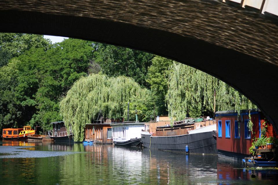 Germany Berlin Tiergarten (Mitte) - Houseboats on the river Spree