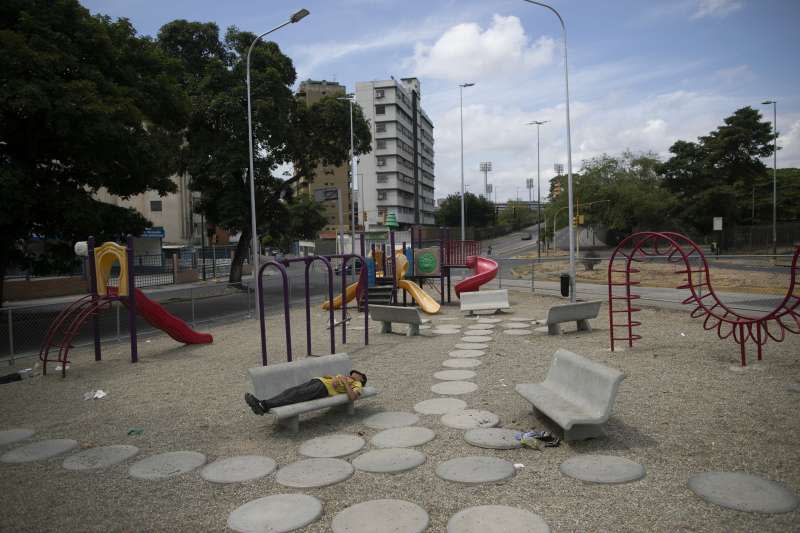 寂靜的春天，寂靜的兒童遊樂場，委內瑞拉首都卡拉卡斯（Caracas）（AP）