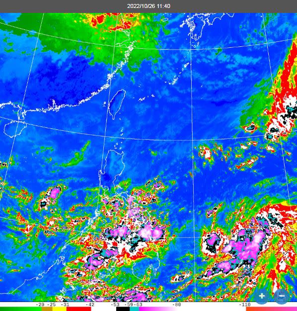 菲律賓東方海面有熱帶性低氣壓持續發展，成颱機率高。（圖／翻攝自中央氣象局）