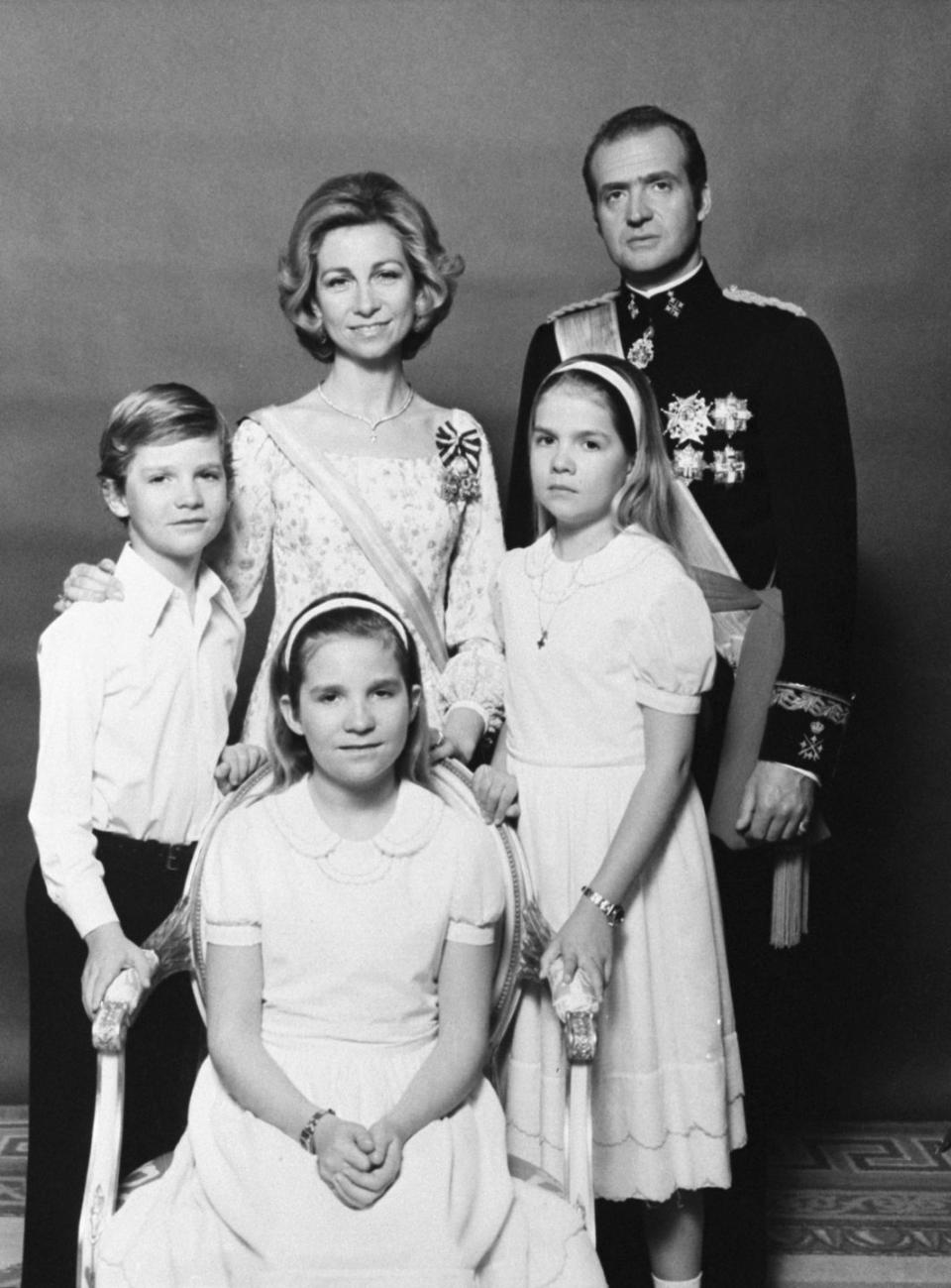 <p>An official family portrait of the Spanish royal family.</p>