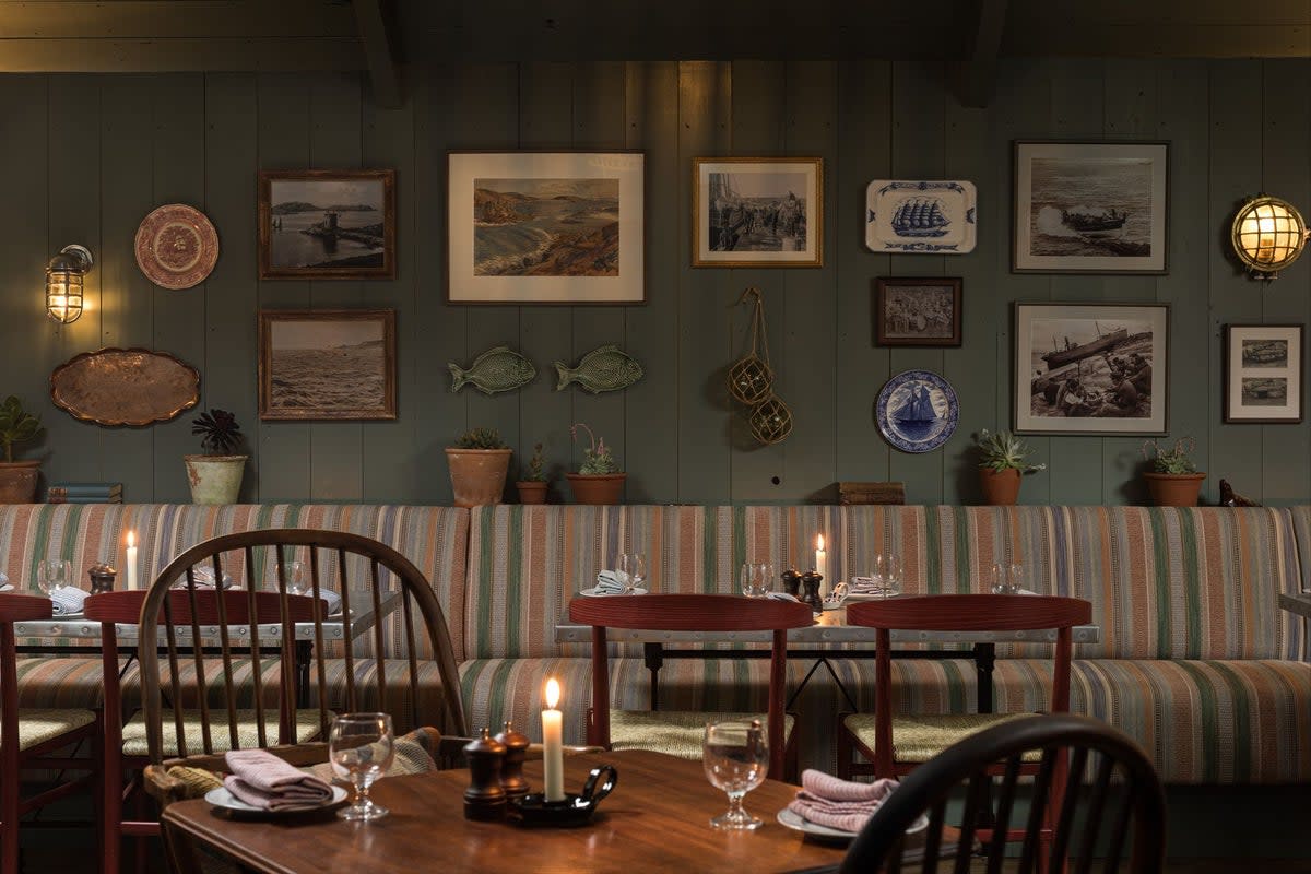 Dig into delicious pub fare in The New Inn's dining room (The New Inn)