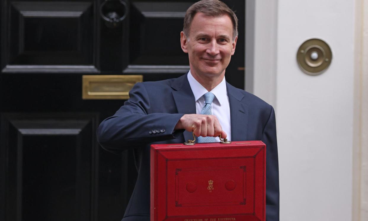 <span>An opinion poll for the Observer suggests Jeremy Hunt failed to secure a ‘budget bounce’. </span><span>Photograph: Paul Marriott/REX/Shutterstock</span>