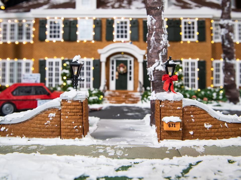 A gingerbread version of the McCallister house from "Home Alone"