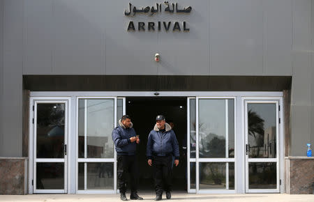 Palestinian Hamas-hired policemen stand at Rafah border crossing with Egypt, in the southern Gaza Strip January 8, 2019. REUTERS/Ibraheem Abu Mustafa