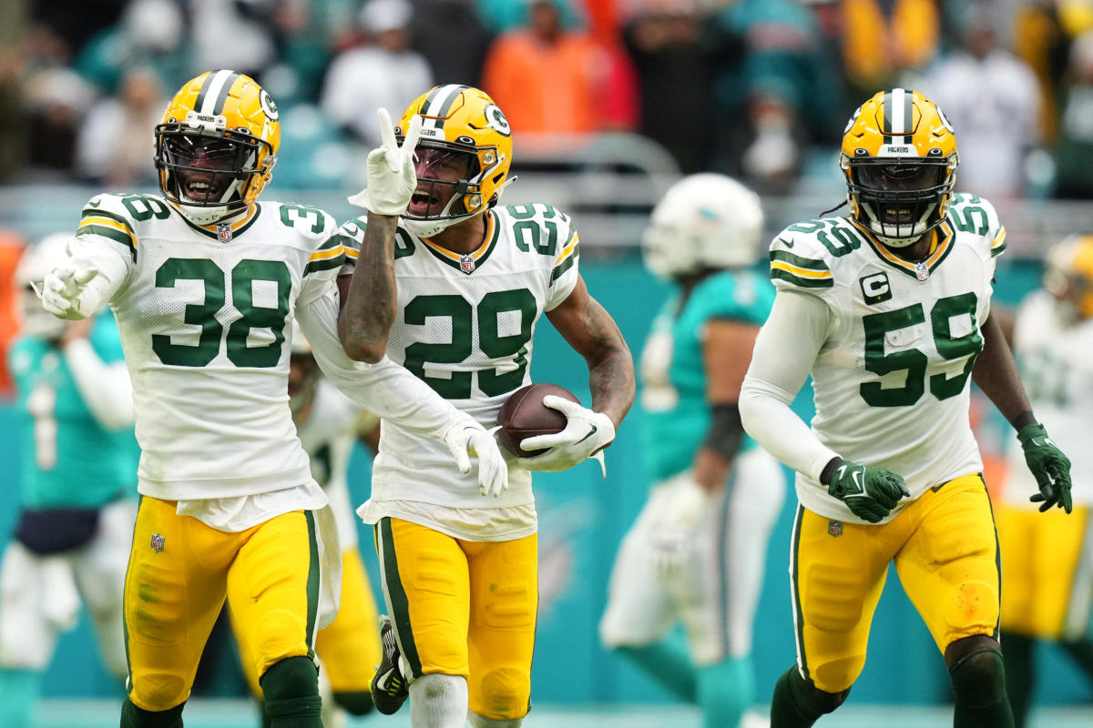 Packers vs Dolphins game photos on Christmas at Hard Rock Stadium