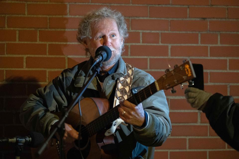 Local folk singer Bill Cohen sang songs to raise awareness about homelessness Wednesday evening, Dec. 6, 2023 at the Faith Mission in Columbus.