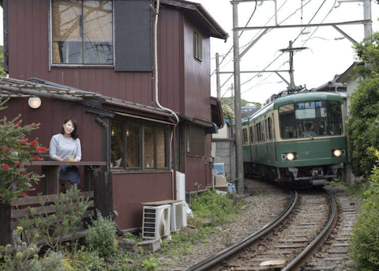 Kamakura Day Trip Ideas: Trainspotting and traveling along the quaint Enoden Railway!