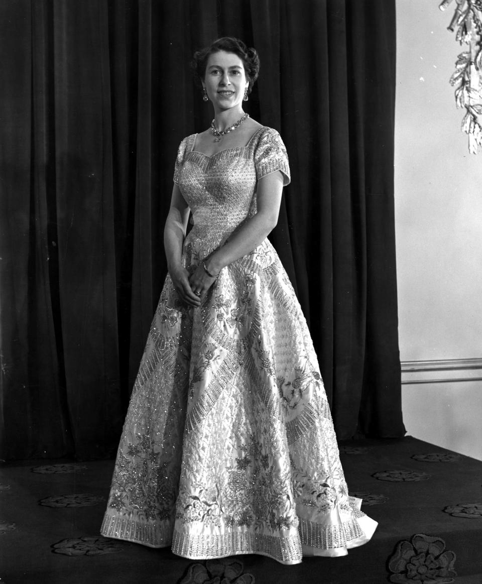 Queen Elizabeth's coronation gown.&nbsp; (Photo: Central Press via Getty Images)