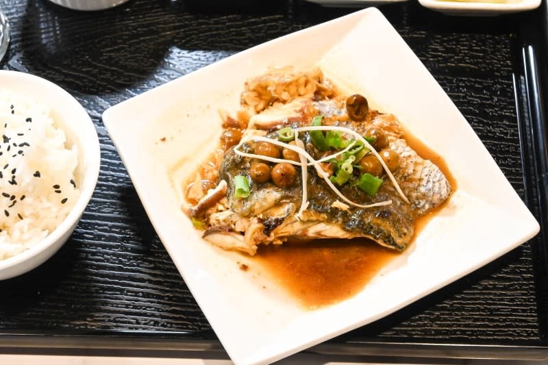 清蒸鱸魚飯