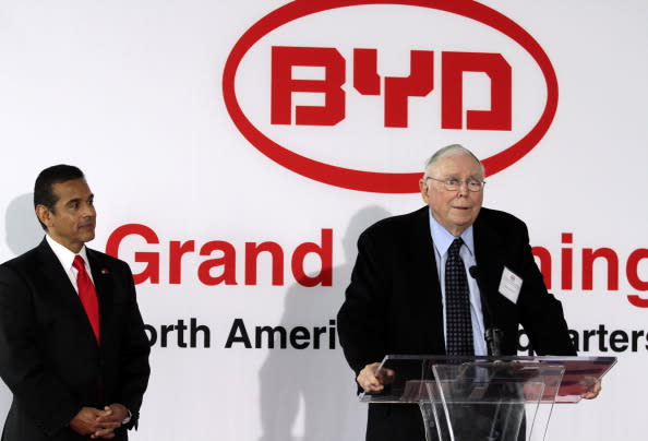 Charles Munger, vice chairman of Berkshire Hathaway Inc., speaks at the grand opening of the North American headquarters of Chinese carmaker BYD. (Gerry Images)