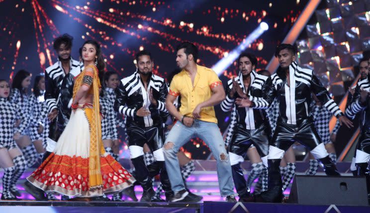 Bollywood thanks the Police department for their service at the Umang Mumbai Police Show