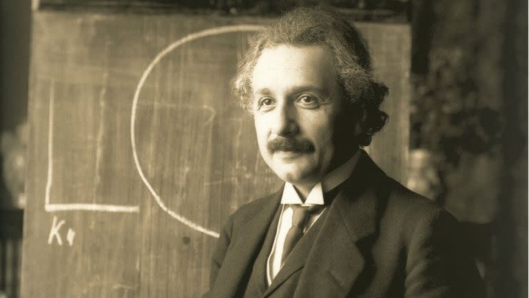 Muchos años después de Newton, el físico Albert Einstein (1879-1955) diría que "la gravedad es lo primero en lo que no pensamos"