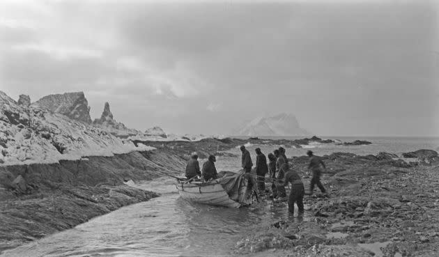 First landing on Elephant Island, Antarctica, April 1915. Imperial Trans-Antarctic Expedition 1914-1916. (Photo: Frank Hurley/Royal Geographical Society via Getty Images)