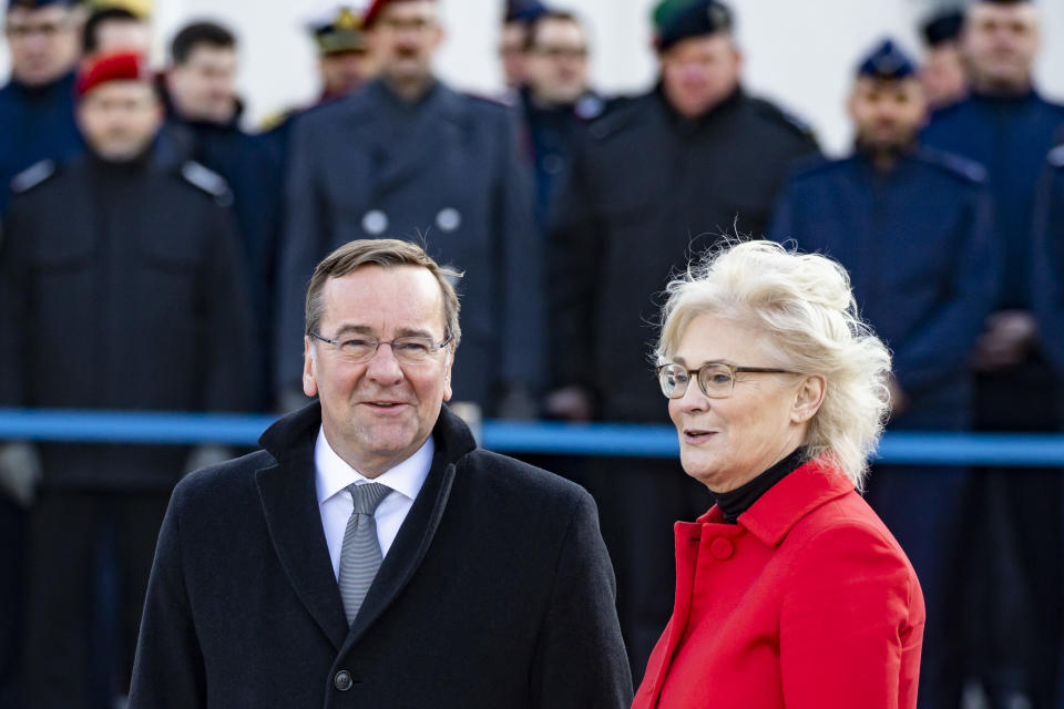 Verteidigungsminister Boris Pistorius mit seiner Vorgängerin Christine Lambrecht. (Bild: Emmanuele Contini/NurPhoto via Getty Images)