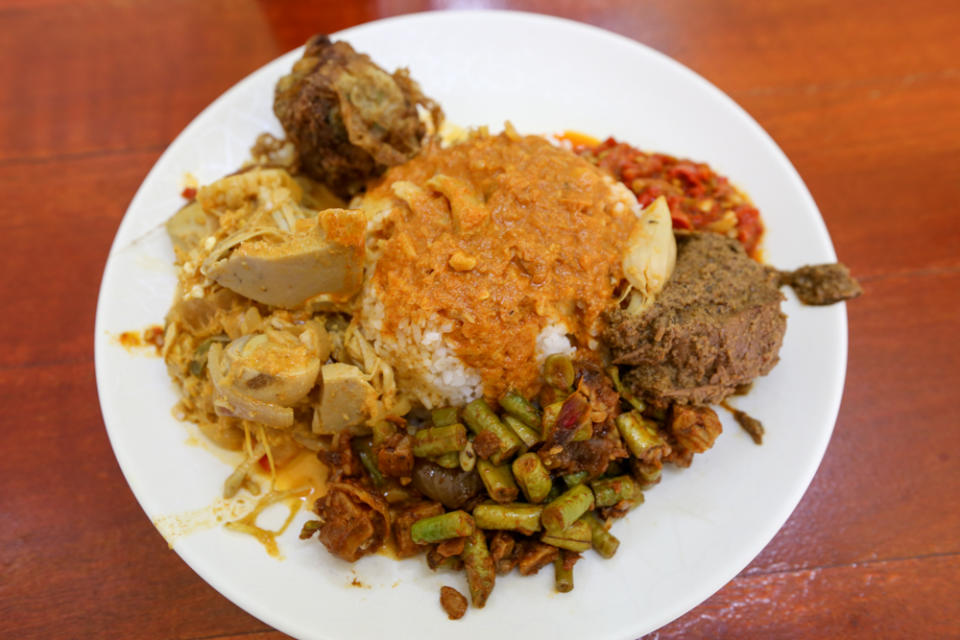 Warong Nasi Pariaman 01 - nasi padang