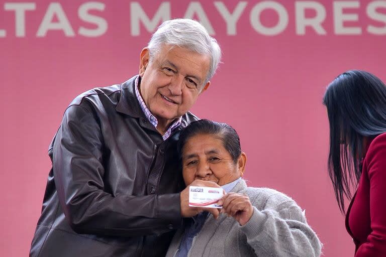 La pensión para el Bienestar de las Personas Adultas Mayores es un programa insignia del gobierno de AMLO