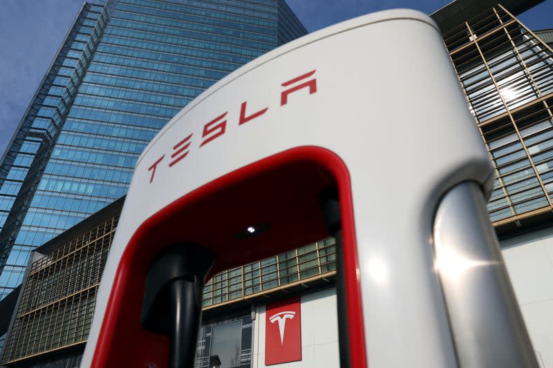 Tesla dealership in Beijing