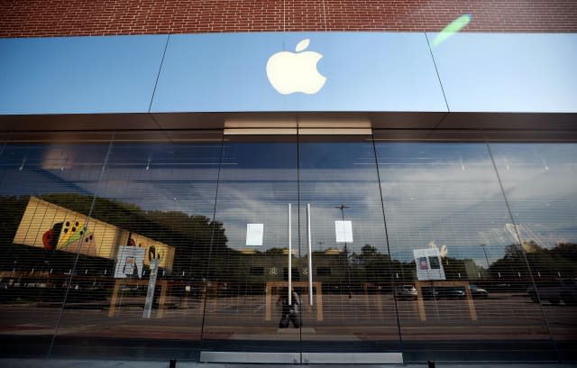 FORT WORTH, TEXAS - MAY 01:  A view of the closed Apple University Park Village store on May 01, 2020 in Fort Worth, Texas. Simon Property Group, which owns University Park Village, plans to start reopening 49 malls and outlet centers amid the coronavirus (COVID-19) pandemic as states relax stay at home orders. (Photo by Tom Pennington/Getty Images)