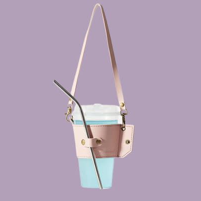 A portable beverage carrier