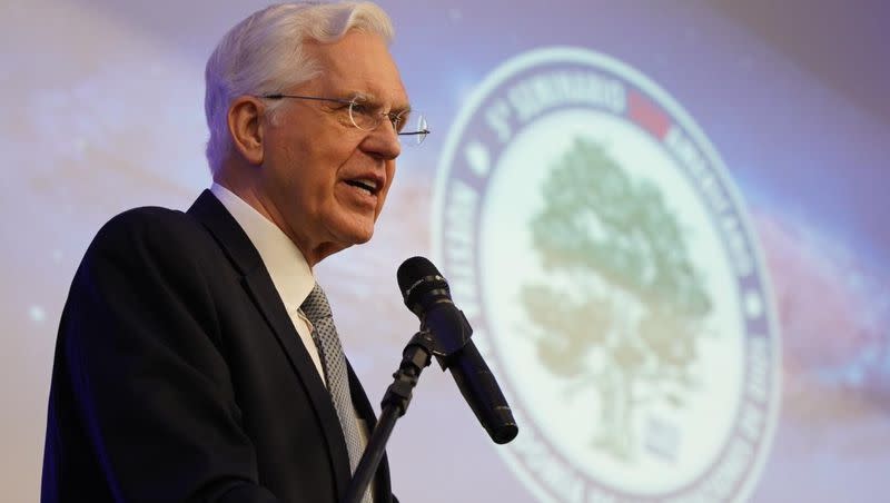 Elder D. Todd Christofferson of the Quorum of the Twelve Apostles speaks at the Seminario SUD Americano 2023 conference in Florianópolis, Brazil on Friday, October 20, 2023.