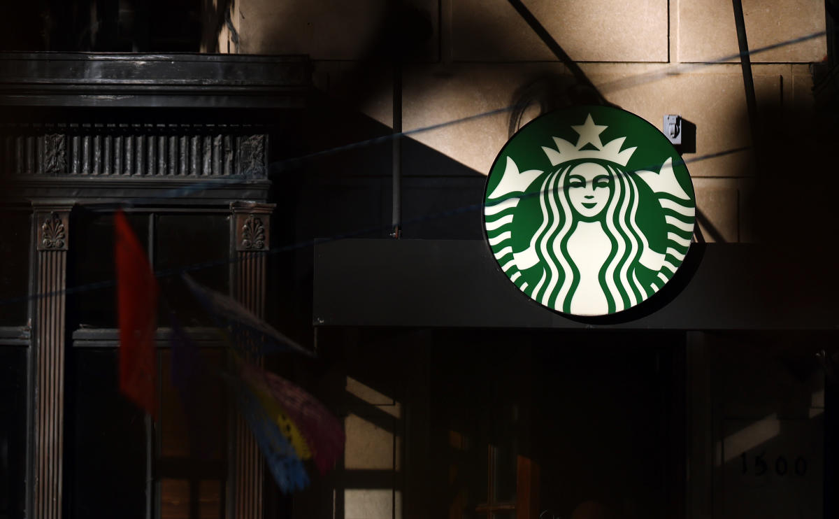 Disappointing Start: Starbucks Reduces Sales Expectations After Q1 Earnings Miss