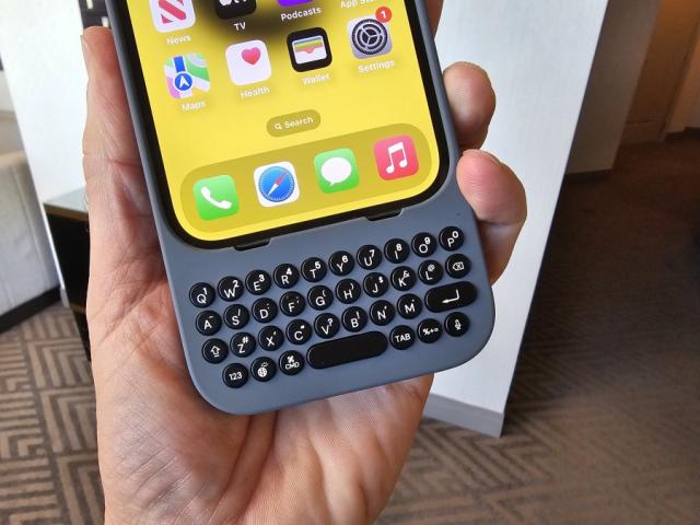 Clicks' brings a physical keyboard to iPhone