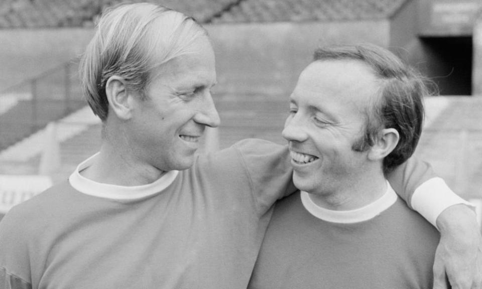 Stiles with his friend and Manchester United and England teammate Bobby Charlton.