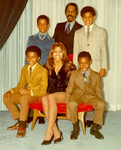 Michael Ochs Archives/Getty Images Michael Turner, Ike Turner, Jr., Ike Turner, Craig Hill, Ronnie Turner with Tina Turner