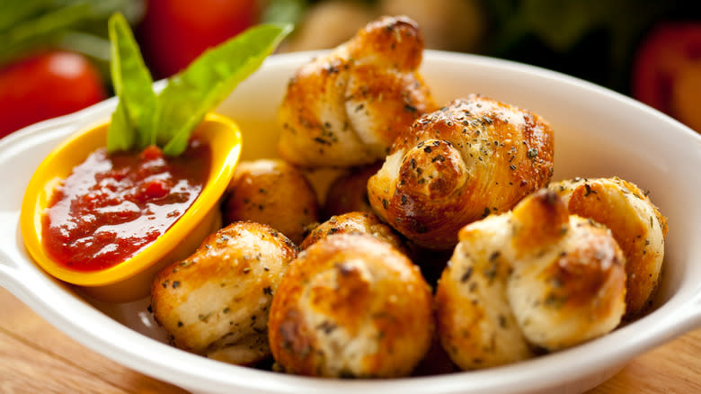 Garlic knots and marinara sauce