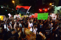 <p>Protesters gather at Trade and Tryon Streets in Charlotte, N.C., Saturday, Sept. 24, 2016. (Jeff Siner/The Charlotte Observer via AP)</p>