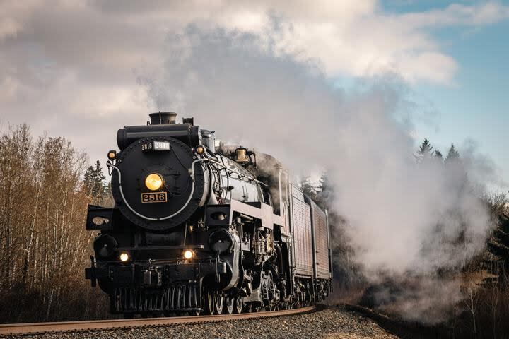 Choo-choo! The Empress is making its way across three countries in celebration of the one-year anniversary of the completion of a railway that runs from Canada to Mexico.