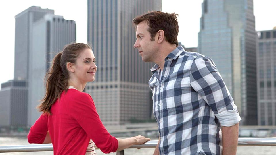 Alison Brie and Jason Sudeikis in Sleeping with Other People