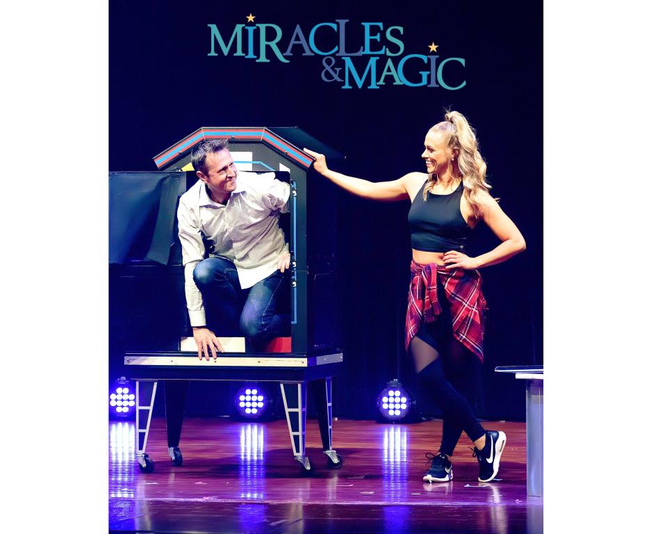 The holiday version of the show "Miracles and Magic" will be offered at the Lincoln Theatre on Saturday.