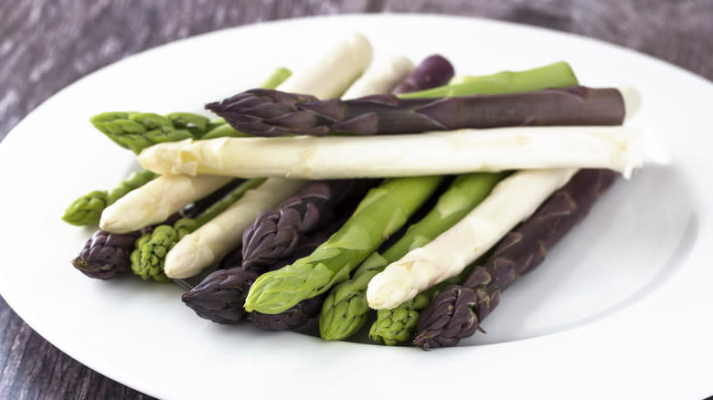 different asparagus colors on plate
